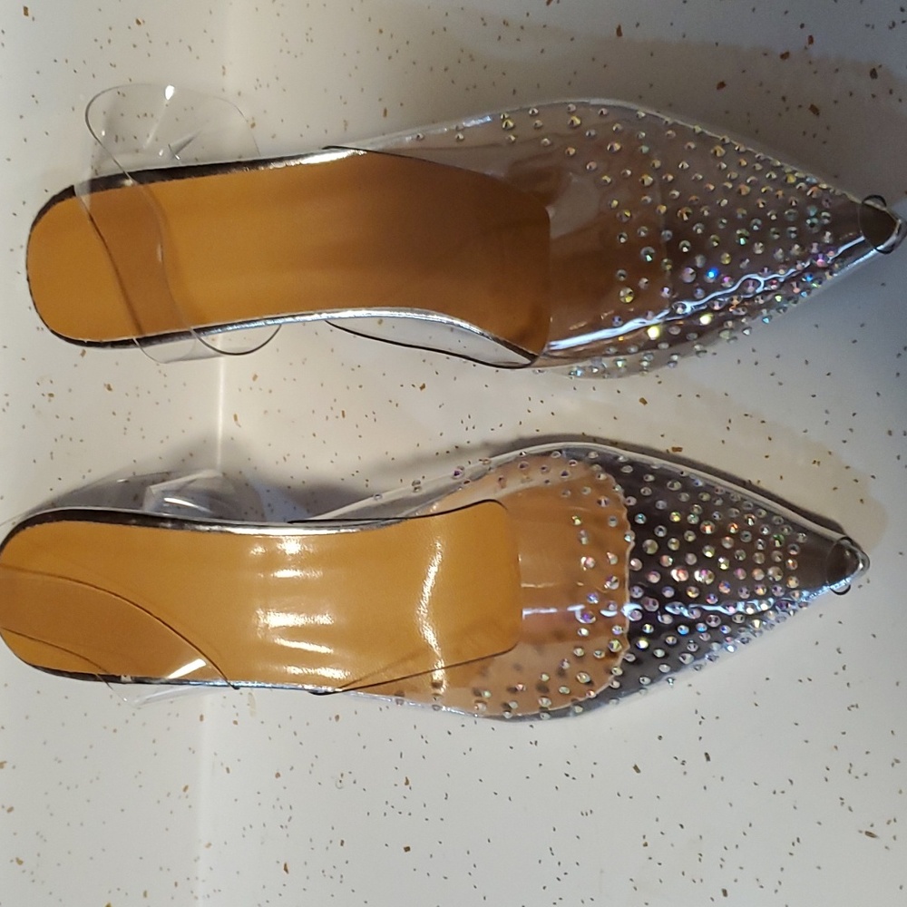 Kitten heels